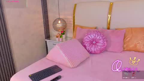 kayladavies_ online show from July 2026 07:39:01 PM