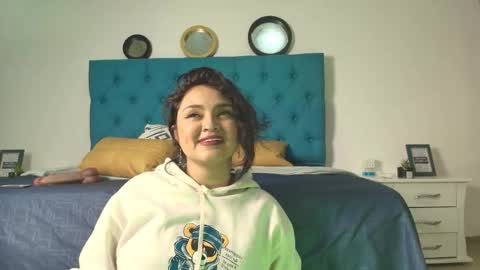 Snapshot of kaylavanber_ chatting on February 2025 05:37:01 AM KAYLA Damian online show from February 2025 05:37:01 AM