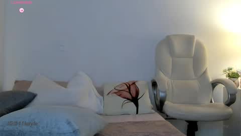 Snapshot of kayle__11 chatting on October 2025 03:24:01 PM INSTAGRAM AND TW 11kayle online show from October 2025 03:24:01 PM