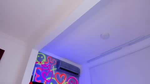 Snapshot of kayle______ chatting on December 2024 11:13:01 PM INSTAjohedija online show from December 2024 11:13:01 PM