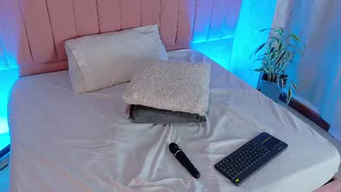 Kaylee Jones online show from July 2026 08:22:02 PM