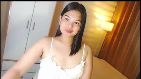 Y O U R        F U T U R E       K A Y L E E  online show from December 2024 04:23:02 AM