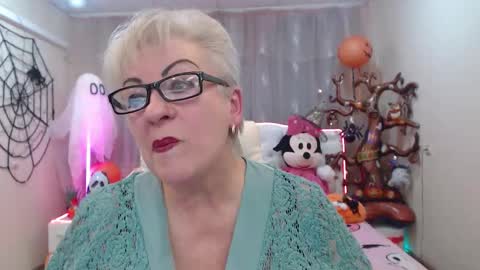 Snapshot of kaylesmoll chatting on October 2025 06:29:02 PM kaylesmoll online show from October 2025 06:29:02 PM