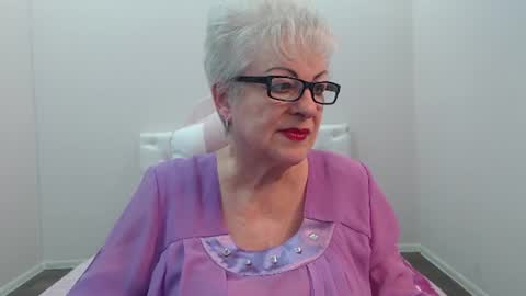 kaylesmoll online show from July 2026 06:56:01 PM
