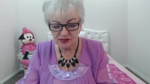 kaylesmoll online show from July 2026 06:53:01 PM
