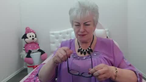 kaylesmoll online show from July 2026 07:39:01 PM