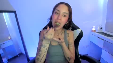 kaylie online show from June 2026 07:27:02 PM