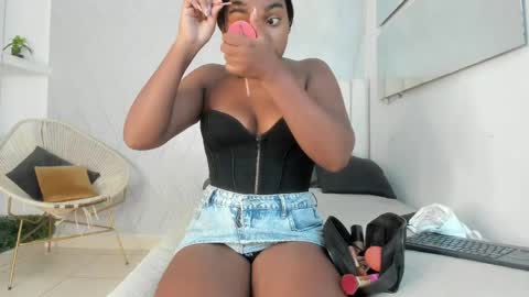 Kayna online show from May 2026 07:30:01 PM