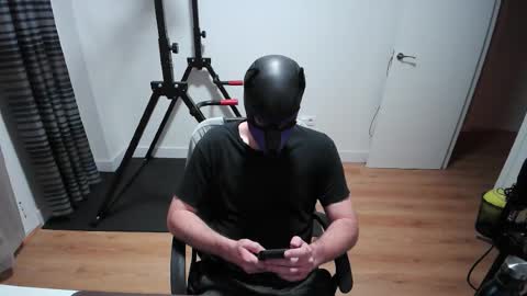 Snapshot of kaywolf89 chatting on November 2025 07:05:01 PM Neon online show from November 2025 07:05:01 PM