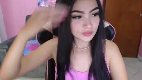 Snapshot of keeiity_moon chatting on February 2026 07:12:01 PM keeiity_moon online show from February 2026 07:12:01 PM