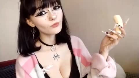 keelyha online show from February 2026 01:07:02 PM