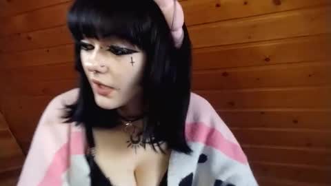 keelyha online show from February 2026 02:35:01 PM