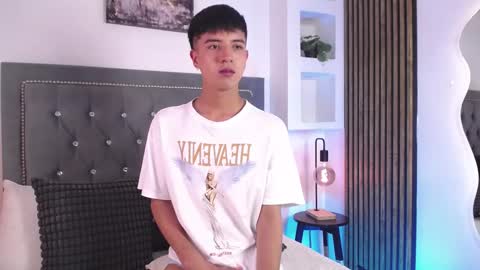 Snapshot of keen_nico chatting on February 2026 01:10:01 PM nico online show from February 2026 01:10:01 PM