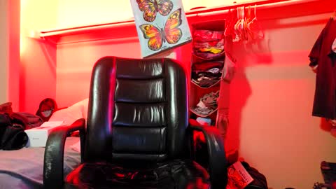 Snapshot of keepingmiyouth chatting on January 2026 08:03:02 PM Dexter online show from January 2026 08:03:02 PM