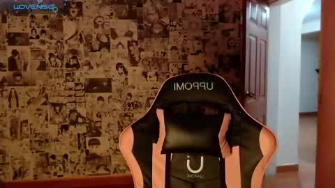 Snapshot of keikim_ chatting on January 2025 12:38:01 AM Kimk online show from January 2025 12:38:01 AM