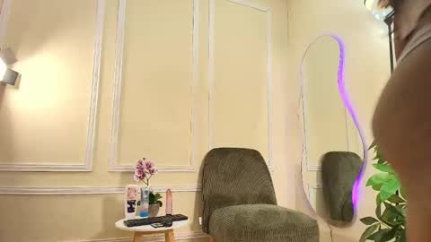 keila online show from October 2025 12:25:01 PM