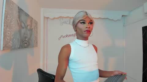 Keila  online show from June 2026 09:54:02 PM