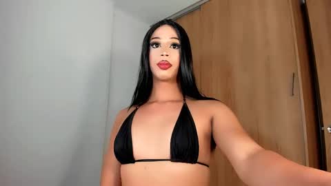 Snapshot of keily_london chatting on April 2026 03:35:02 AM keily_london online show from April 2026 03:35:02 AM