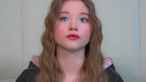 Snapshot of keiraace chatting on May 2026 06:27:01 PM Keira online show from May 2026 06:27:01 PM