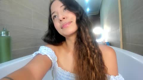 keiry_gonzalez11_aws online show from October 2025 01:25:01 AM