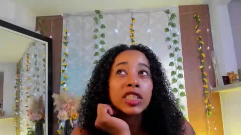 Snapshot of kelly__thomson chatting on April 2026 03:06:01 PM kelly__thomson online show from April 2026 03:06:01 PM