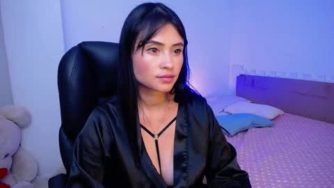 Snapshot of kelly_richardson1 chatting on February 2025 01:10:01 AM elena online show from February 2025 01:10:01 AM