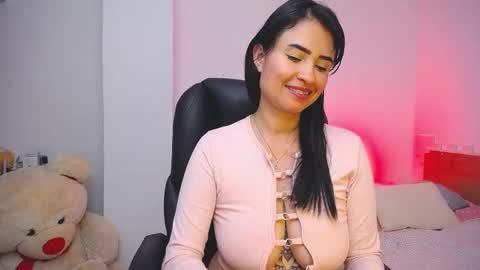 Snapshot of kelly_richardson1 chatting on February 2025 04:23:02 AM elena online show from February 2025 04:23:02 AM