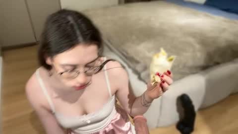 Kelly online show from December 2025 05:11:02 PM