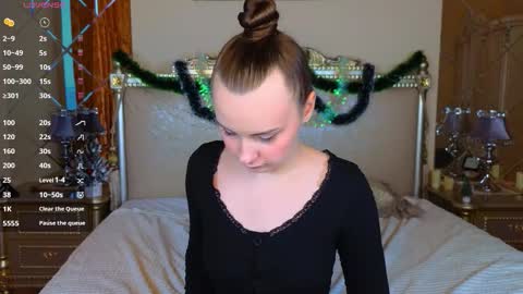 Snapshot of kellycartie chatting on December 2025 10:01:01 AM Im Kelly online show from December 2025 10:01:01 AM