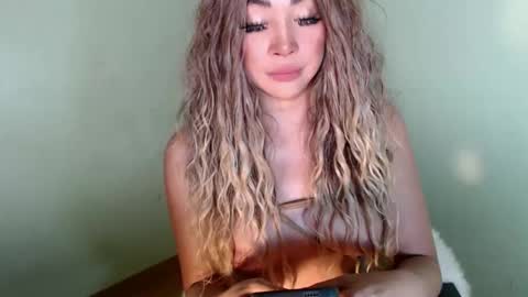 Snapshot of kellyclarksonx chatting on February 2026 06:57:02 AM its me KELLY online show from February 2026 06:57:02 AM