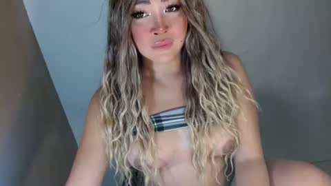 its me KELLY online show from July 2026 06:37:01 PM