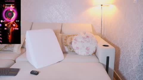 Snapshot of kellyfernandes chatting on March 2026 05:50:02 PM vanessa online show from March 2026 05:50:02 PM