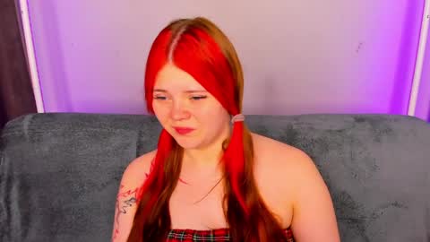 Snapshot of kellyfiery chatting on May 2026 07:03:01 AM Kellyfiery online show from May 2026 07:03:01 AM