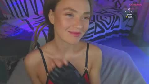 KellyFouler online show from July 2026 04:24:01 PM