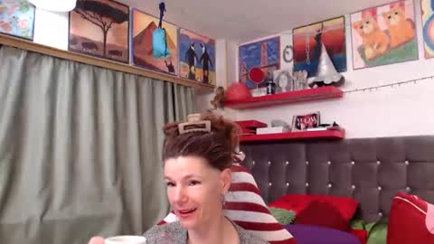 kelly online show from April 2026 02:35:01 AM