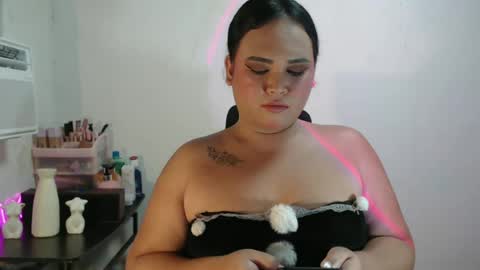 KELLY MCDOLEN online show from May 2026 05:50:02 PM