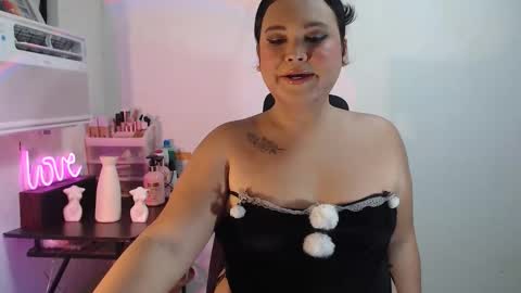 KELLY MCDOLEN online show from June 2026 05:19:01 PM
