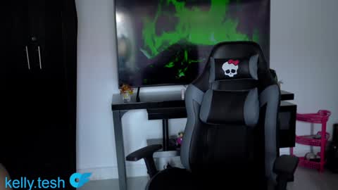 Snapshot of kellytesh chatting on November 2025 04:40:01 PM Kelly online show from November 2025 04:40:01 PM