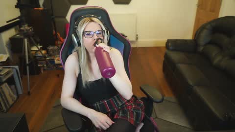 Snapshot of kelseycobalt chatting on December 2024 09:46:01 PM kelseycobalt online show from December 2024 09:46:01 PM