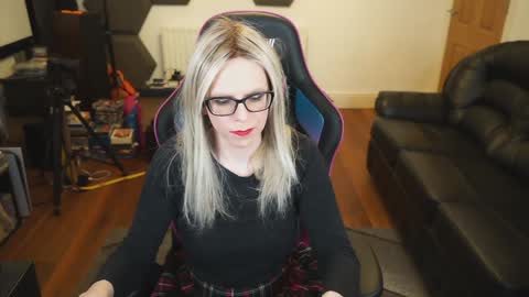 Snapshot of kelseycobalt chatting on December 2024 10:39:02 PM kelseycobalt online show from December 2024 10:39:02 PM