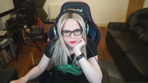 Snapshot of kelseycobalt chatting on December 2024 10:51:01 PM kelseycobalt online show from December 2024 10:51:01 PM