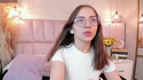 Snapshot of kely_morgan chatting on June 2026 03:09:02 AM Kely online show from June 2026 03:09:02 AM