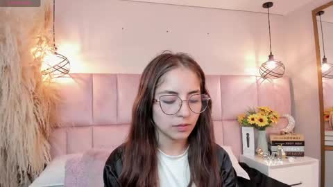 Snapshot of kely_morgan chatting on June 2026 02:33:01 PM Kely online show from June 2026 02:33:01 PM