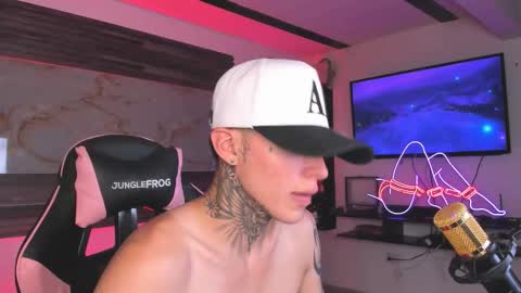 Snapshot of ken_and_bonnie chatting on December 2025 04:41:02 AM ken_and_bonnie online show from December 2025 04:41:02 AM