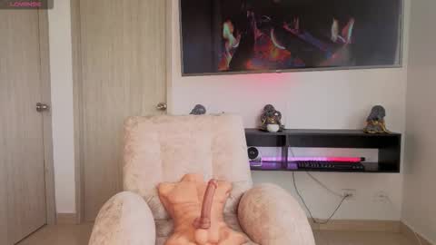      online show from November 2025 12:38:02 PM