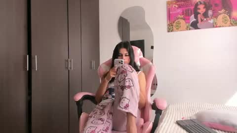 Snapshot of kendal_hot1 chatting on July 2026 07:57:01 PM Aleja3 online show from July 2026 07:57:01 PM