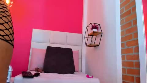 Camila online show from September 2025 12:29:01 PM