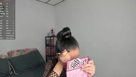 Snapshot of kendalgrey01 chatting on January 2025 02:14:02 PM Kendal online show from January 2025 02:14:02 PM