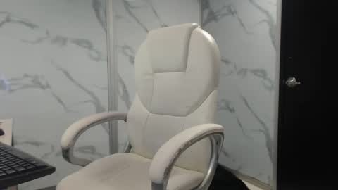 kendall69__ online show from December 2024 07:22:01 PM