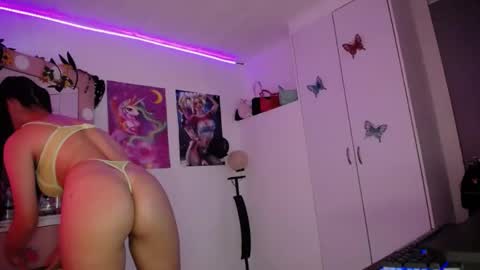 Snapshot of kendall_777 chatting on December 2024 10:21:02 PM kendall INSTAGRAM alice vargas04 online show from December 2024 10:21:02 PM